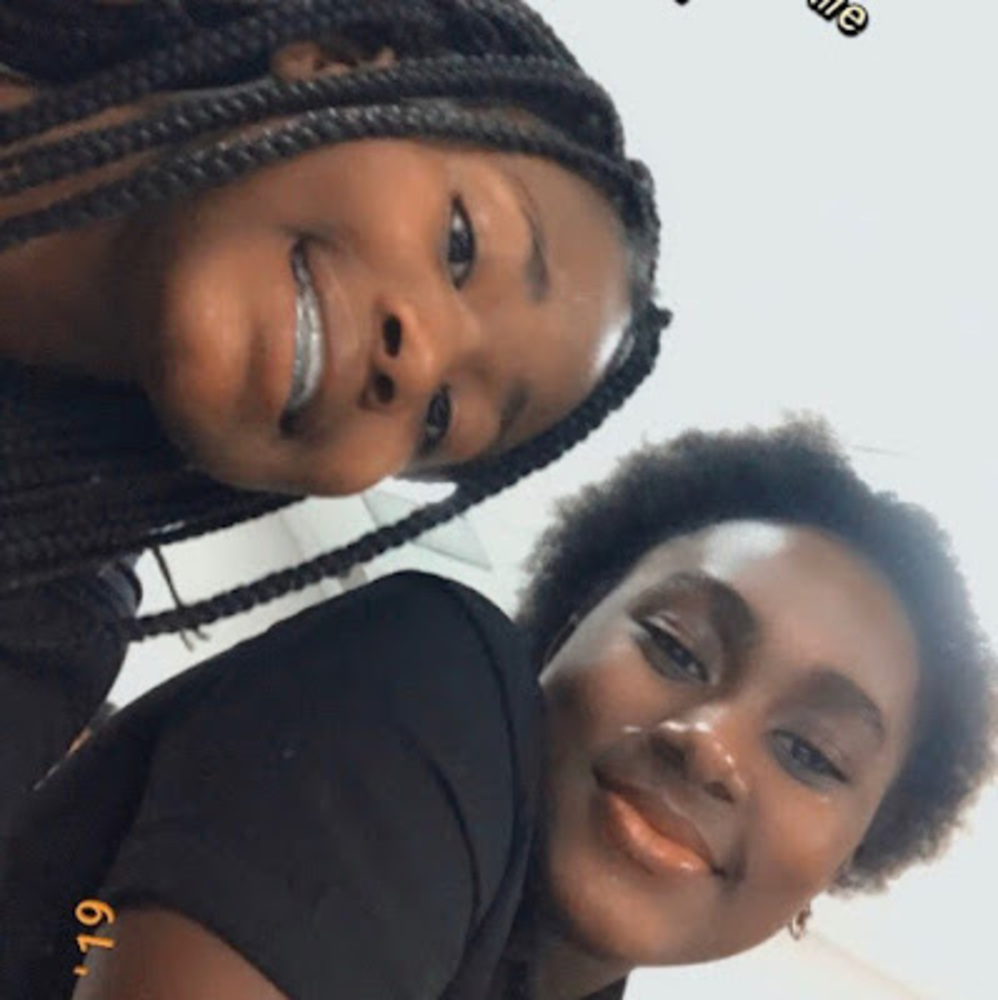 Meet your Posher, Zyria